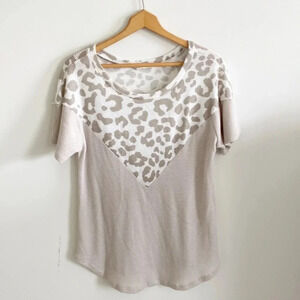 Viamor boutique tan/white waffle knit leopard print top